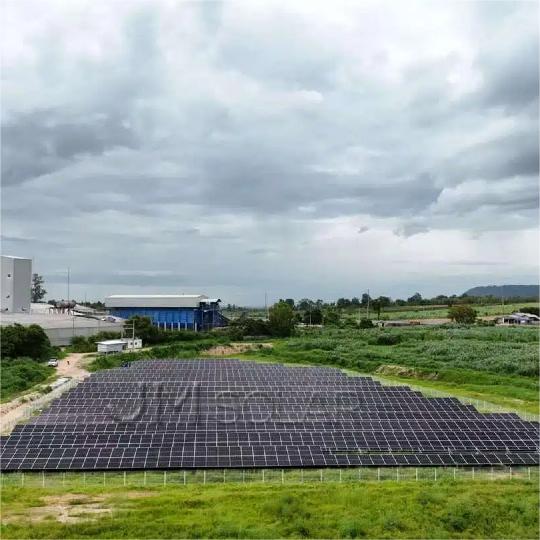 Progetto in evidenza | Soluzione di montaggio in acciaio da 998,68 kW — Montaggio su palo in cemento in Thailandia