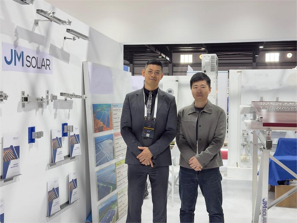 Recensione della mostra | JinMega in Iraq!